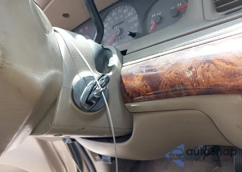 2004 Mercury Grand Marquis Ls z USA, uszkodzony, nr VIN 2MEFM75W24X675701